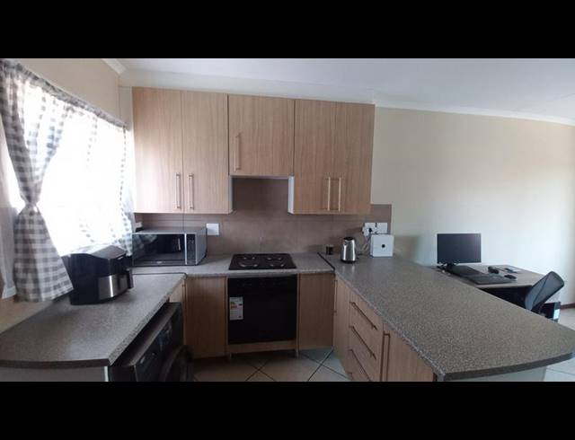 2 BEDROOM PROPERTY TO RENT IN MONAVONI